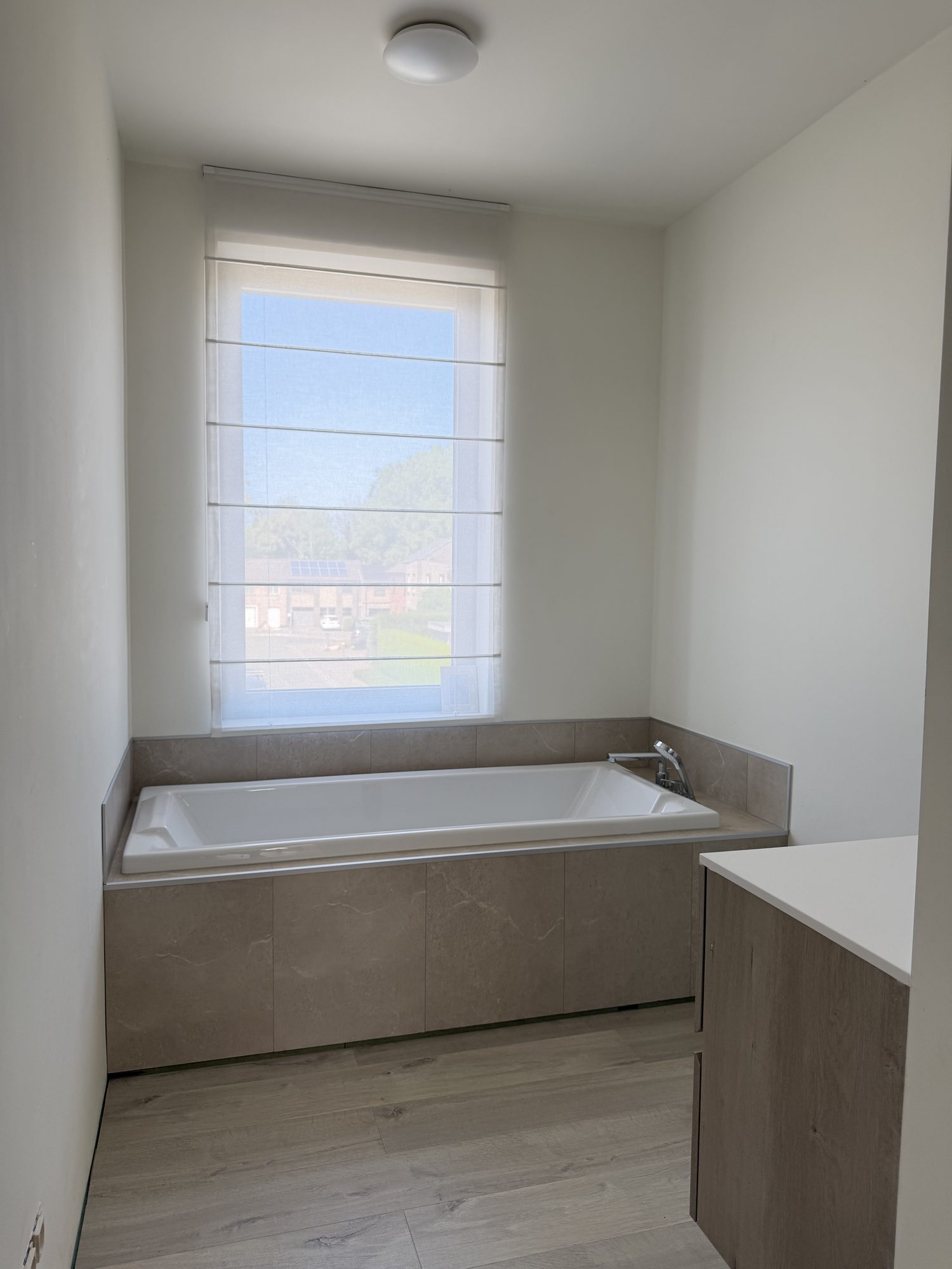 Badkamer met ligbad