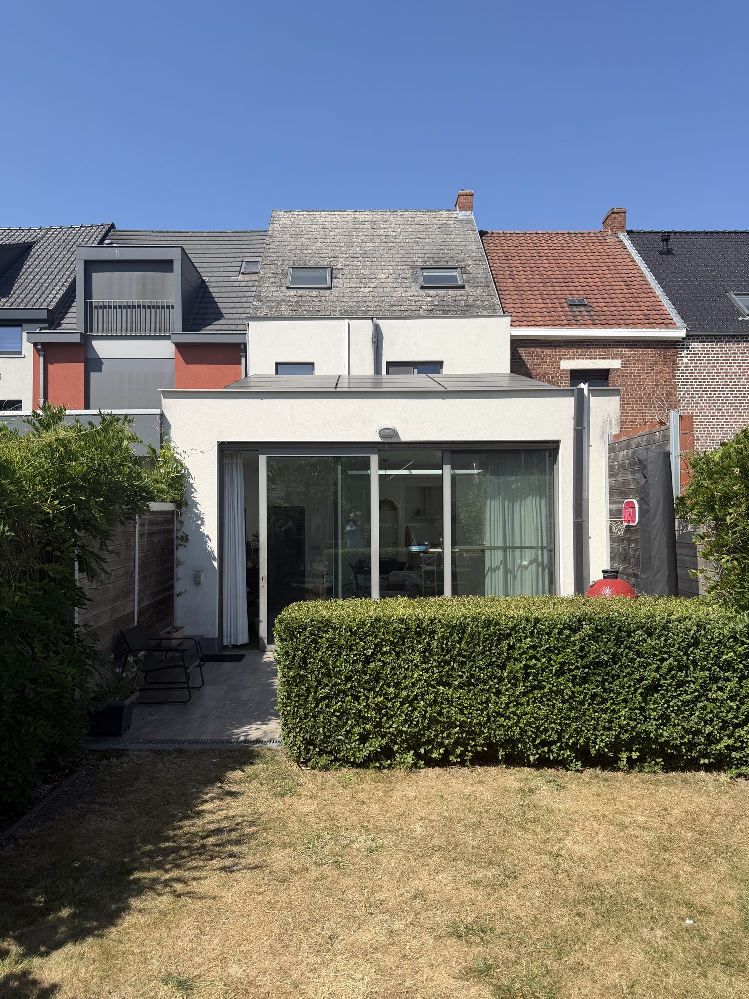 Achtergevel en tuin